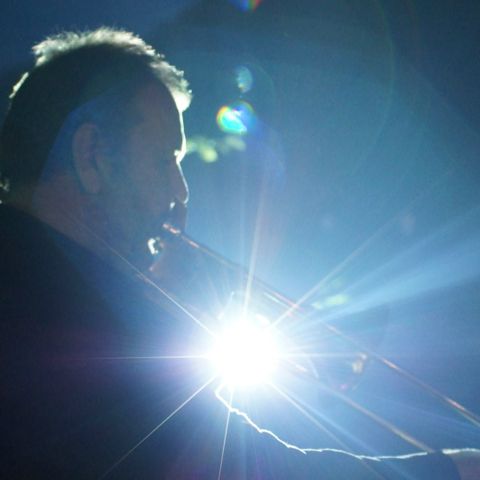 Leon op trombone in tegenlicht, Beeldjutters